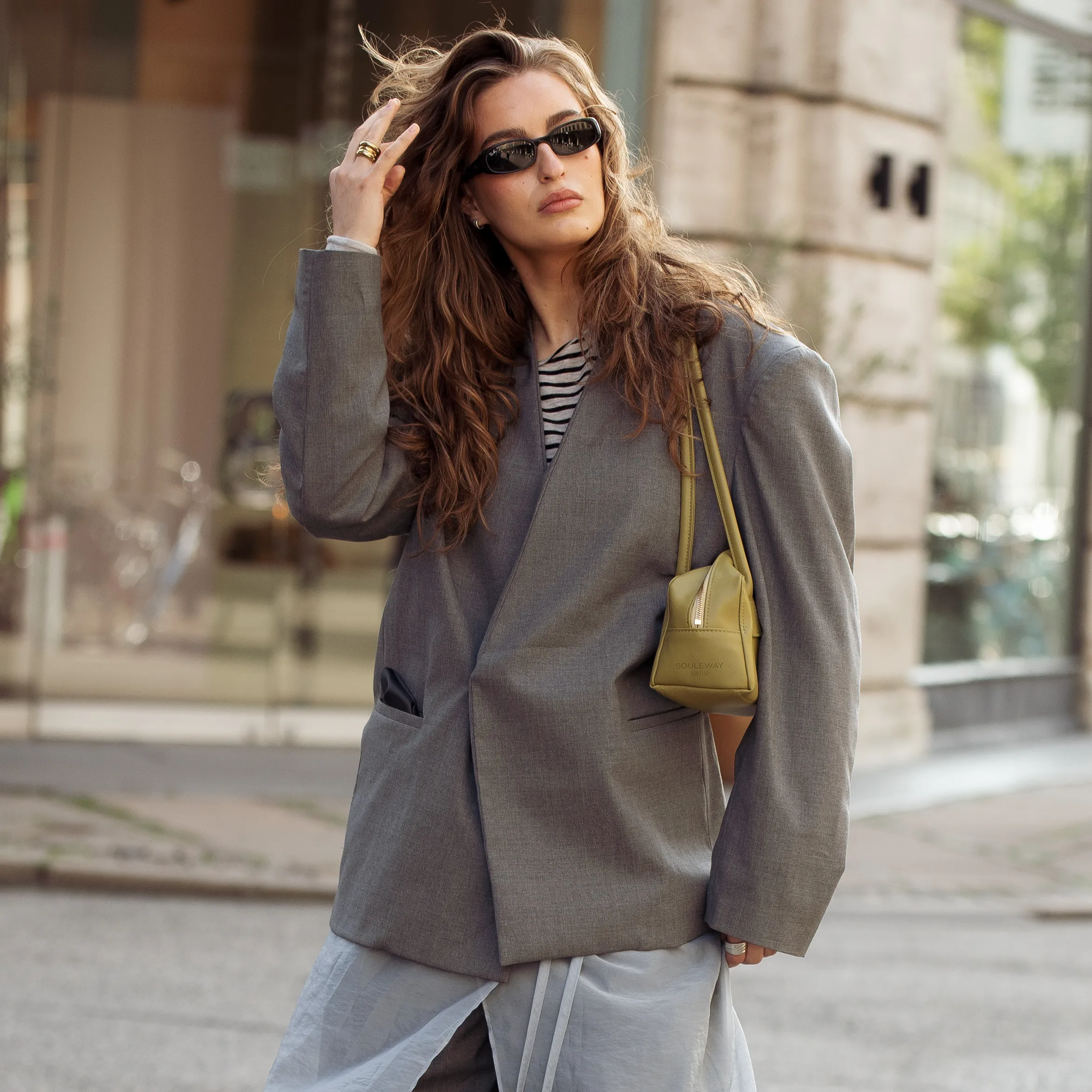 how to style oversized blazer