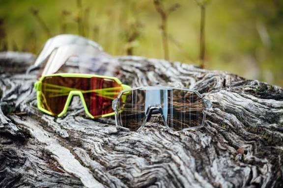 LC1002C03 green lens black full-frame sunglasses